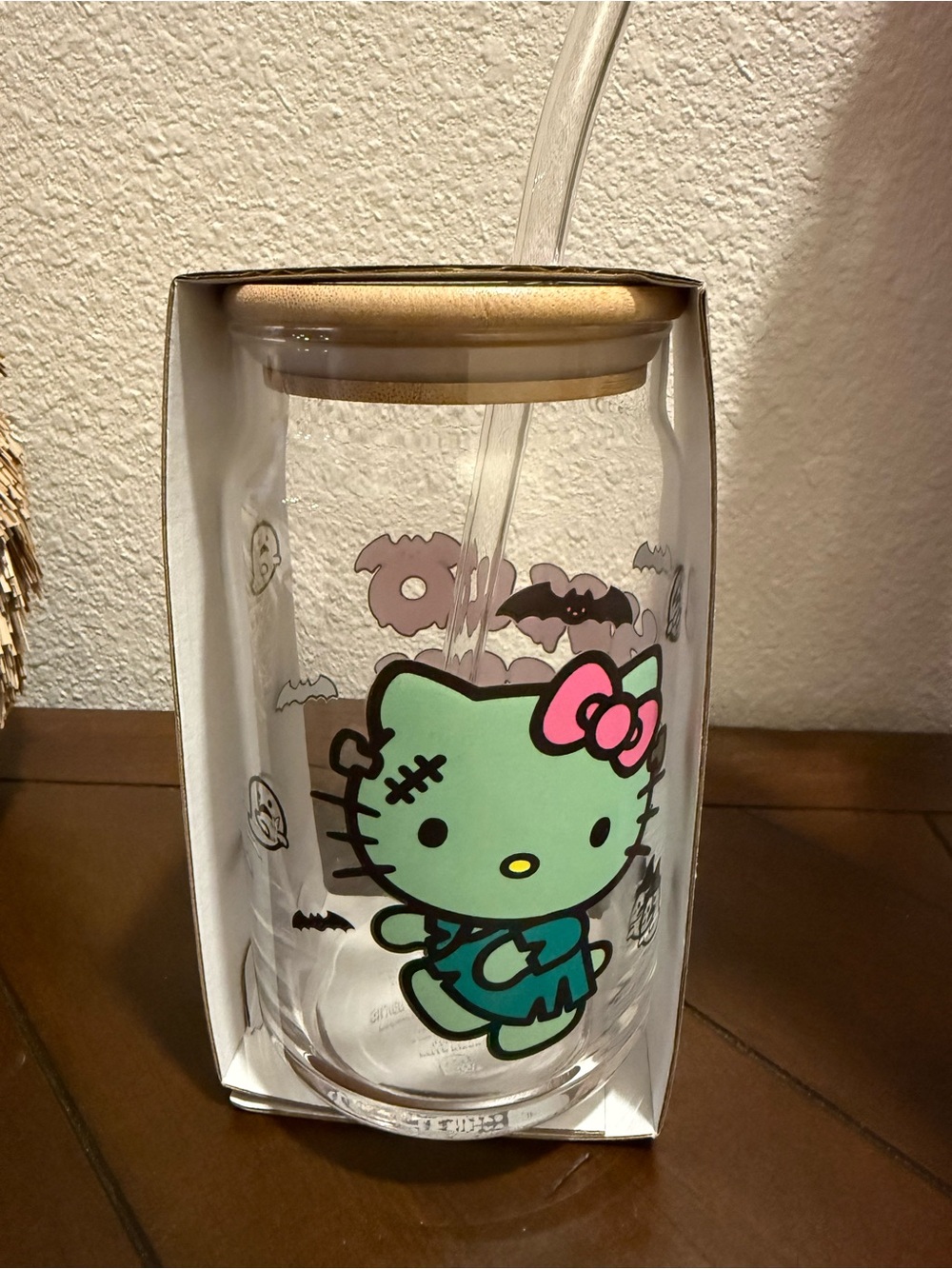 Hello Kitty 16 oz Glass Tumbler with Green & Pink Accents